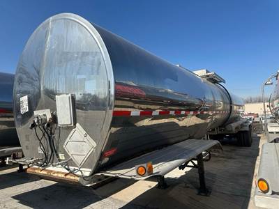 BarBel 6500 GALLON - STAINLESS - REAR DISCHARGE Waste / Sludge Tank Trailer