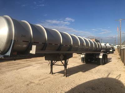 Polar 4600 GALLON - STAINLESS - REAR DISCHARGE Waste / Sludge Tank Trailer