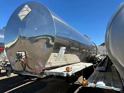 Polar 7500 GALLON - STAINLESS - CENTER DISCHARGE Waste / Sludge Tank Trailer