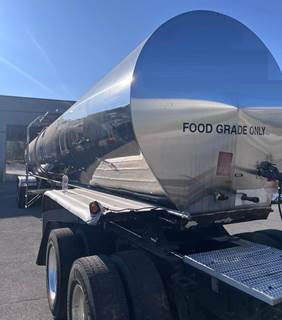 Tremcar 7000 GALLON STAINLESS Waste / Sludge Tank Trailer