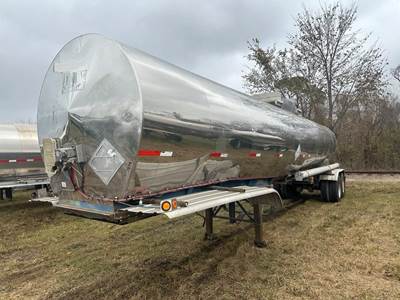 KARIKOOL 6700 GALLON - STAINLESS - CENTER DISCHARGE Water Tank Trailer