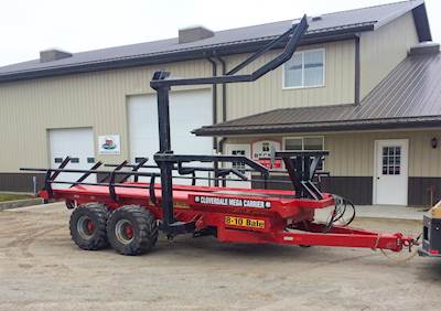 CLOVERDALE MEGA CARRIER Bale Accumulator