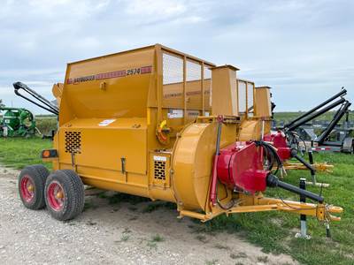 Haybuster 2574 Bale Processor