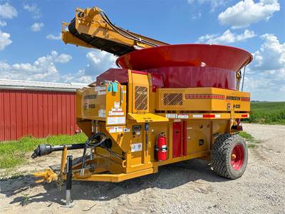 Haybuster H1135 Bale Processor