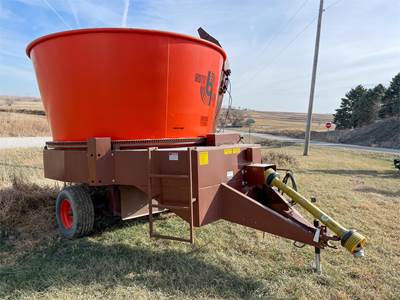 ROTO GRIND 1090 Bale Processor