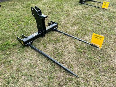 CL FABRICATION HS-2 3-POINT BALE SPEAR Bale Spear