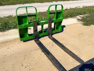 Horst Welding (HLA) PALLET FORKS, EURO MOUNT Bale Spear