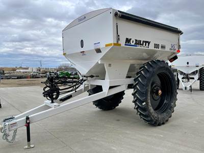 DALTON AG PRODUCTS MOBILITY 800 Dry Fertilizer Applicator