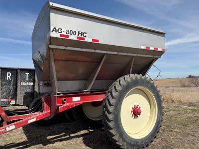 Heartland AG800HC Pull-Type Dry Fertilizer Applicator