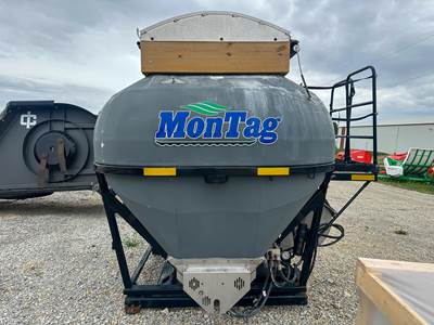 MONTAG GENERATION 1 Dry Fertilizer Applicator
