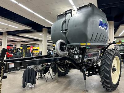 MONTAG GENERATION 2 Dry Fertilizer Applicator