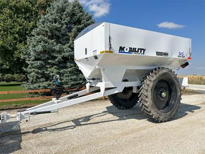 Mobility 1000 Dry Fertilizer Applicator