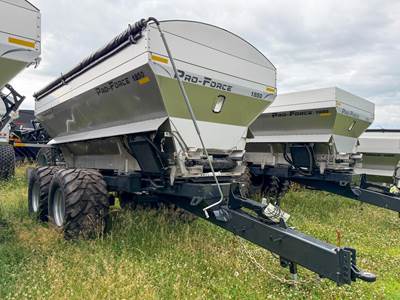 Unverferth PRO-FORCE 1850 Pull-Type Dry Fertilizer Applicator