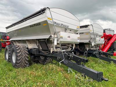 Unverferth PRO-FORCE 2250 Pull-Type Dry Fertilizer Applicator