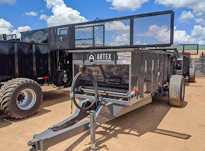 Artex SB200 Dry Manure Spreader