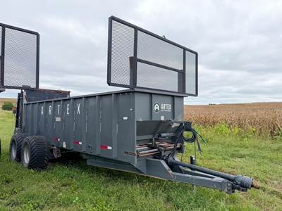 Artex SB600 Dry Manure Spreader