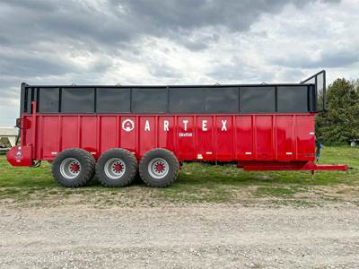 Artex SBX950 Dry Manure Spreader