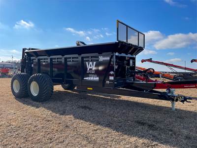 Art's Way X700 Dry Manure Spreader