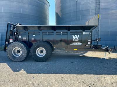 Art's Way X700 Dry Manure Spreader