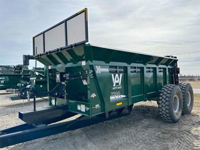 Art's Way X700 Dry Manure Spreader