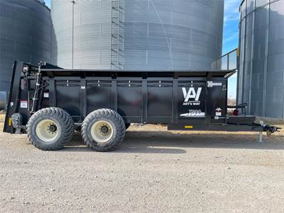 Art's Way X900 Dry Manure Spreader