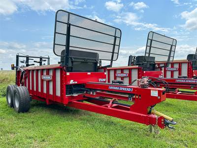 HAGEDORN V 350 Dry Manure Spreader