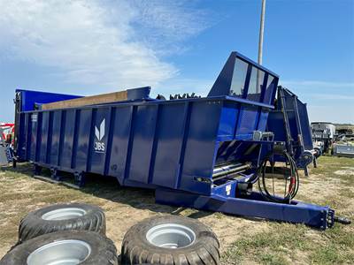 JBS VMEC2448 Dry Manure Spreader