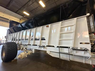 JBS VMWB2630-34L Dry Manure Spreader