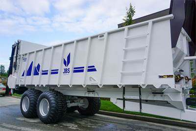 JBS VMWB3048-36 Dry Manure Spreader