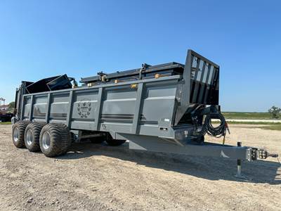 JBS VMEC3048 Dry Manure Spreader