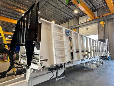 JBS VMWB3048-36 Dry Manure Spreader