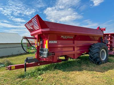 MAXIMUM MACHINE RS650 Dry Manure Spreader