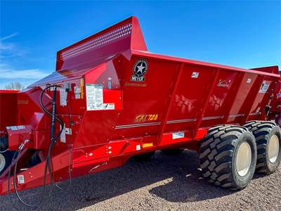 Meyer SXI720 Dry Manure Spreader