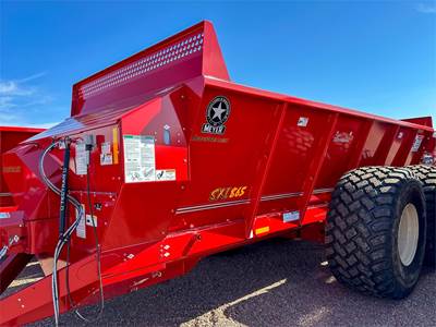 Meyer SXI865 Dry Manure Spreader
