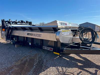 Meyers 2225 Dry Manure Spreader