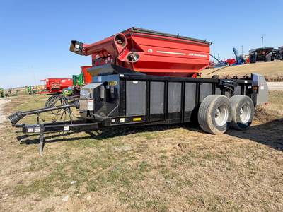 Meyers 3465 Dry Manure Spreader