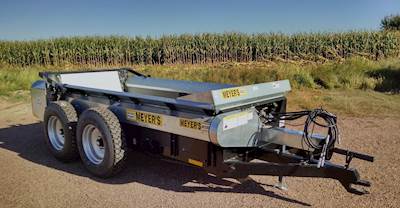 Meyers M300 Dry Manure Spreader