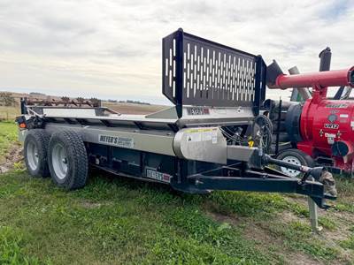 Meyers M350 Dry Manure Spreader