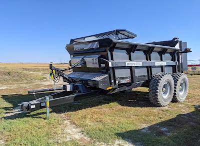 Meyers MS400 Dry Manure Spreader