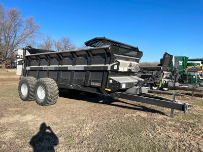 Meyers MS485 Dry Manure Spreader