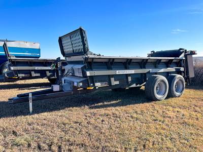 Meyers VB280 Dry Manure Spreader
