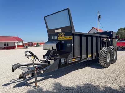Meyers VB560 Dry Manure Spreader