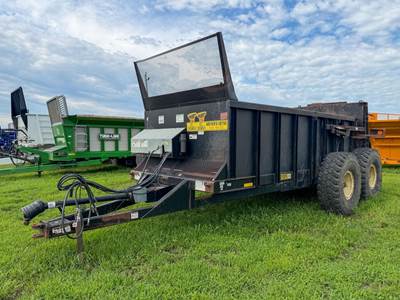 Meyers VB750 Dry Manure Spreader
