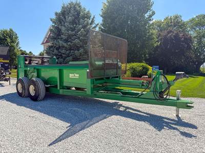 PIK RITE HYDRA-RAM 790VB Dry Manure Spreader