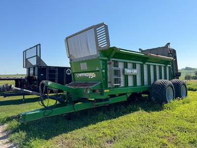 TUBELINE NITRO 750 Dry Manure Spreader