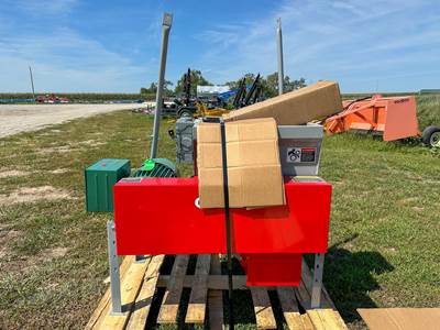 AUTOMATIC EQUIPMENT MFG LPE700 Grinder / Mixer