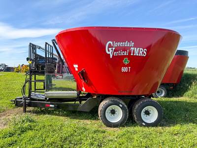 CLOVERDALE 600T Feed Wagon