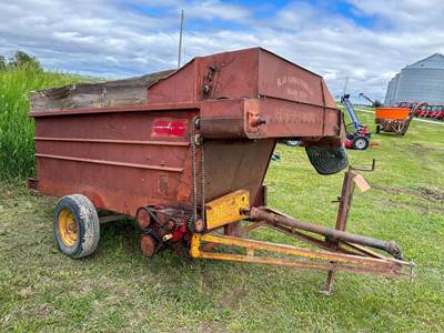 Kelly Ryan 4X10 Feed Wagon