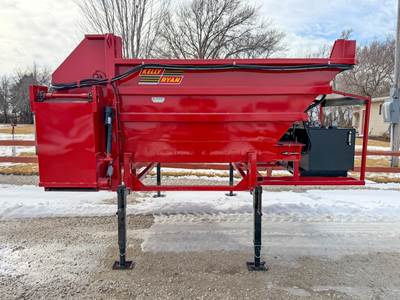 Kelly Ryan 6x8 Feed Wagon