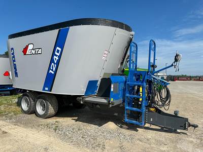 PENTA 1240 Feed Wagon